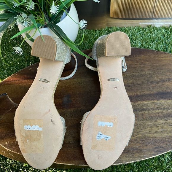 Badgley Mischka embellished heels size 7.5 tempest platino - Picture 4 of 10